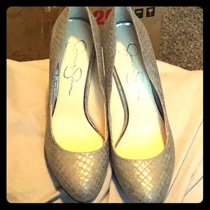 Taupe with gold scales pumps